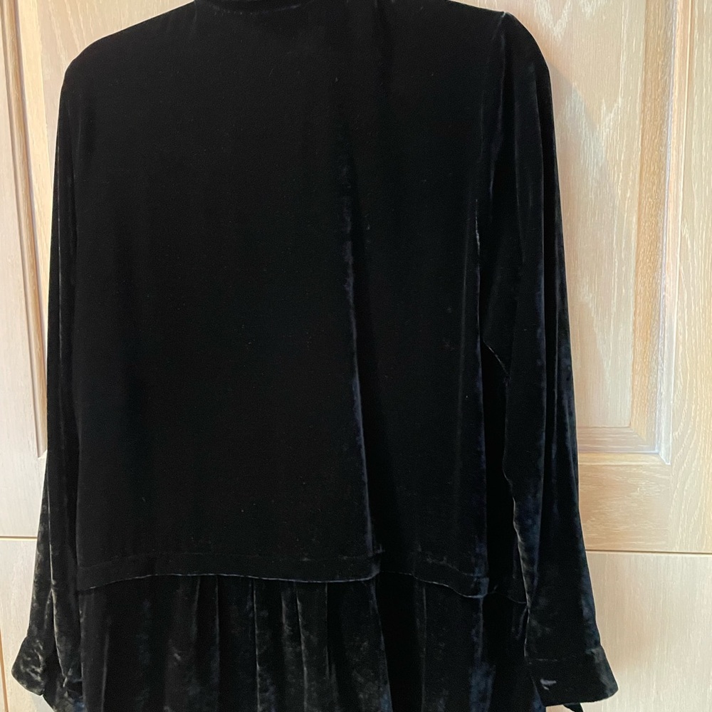 Black Velvet J. Jill Blouse Size Medium. - Picture 3 of 4